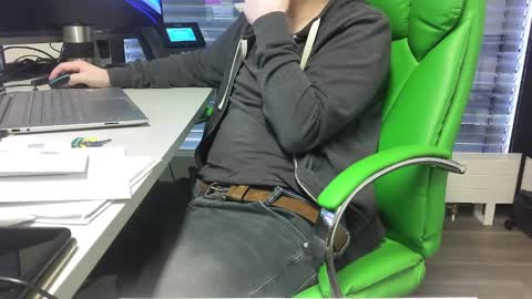 Snapshot of numlove chatting on 02-21-25, 12:17 Slave for Mistress and Master online show from 02-21-25, 12:17