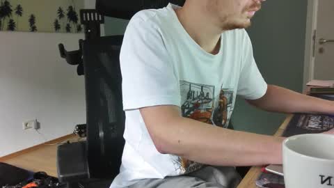 Snapshot of numlove chatting on 09-22-25, 08:38 Slave for Mistress and Master online show from 09-22-25, 08:38