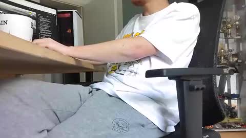 Snapshot of numlove chatting on 09-27-25, 10:20 Slave for Mistress and Master online show from 09-27-25, 10:20