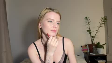 nura_foxx online show from 06-14-26, 02:24
