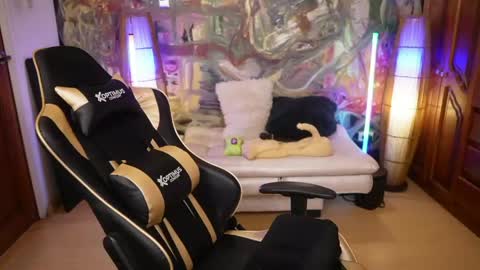 Claudia online show from 05-10-26, 01:44
