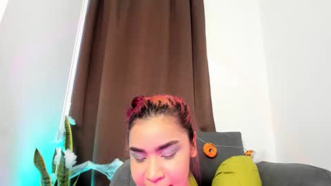 Nia online show from 10-02-25, 11:01