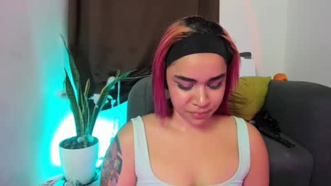 Nia online show from 11-09-25, 11:25