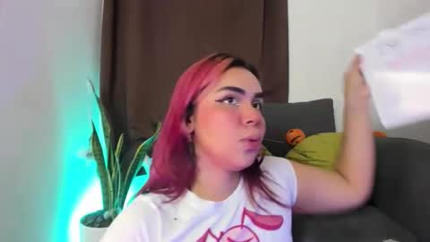 Nia online show from 11-11-25, 03:06