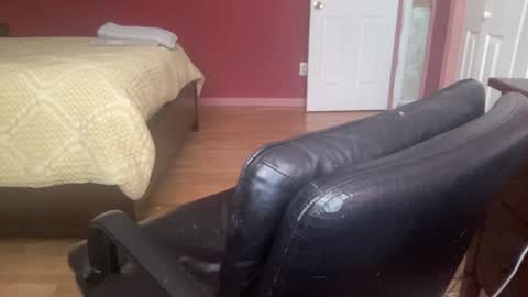 Snapshot of nyc2100 chatting on 01-21-25, 06:55 Your HOTBF online show from 01-21-25, 06:55