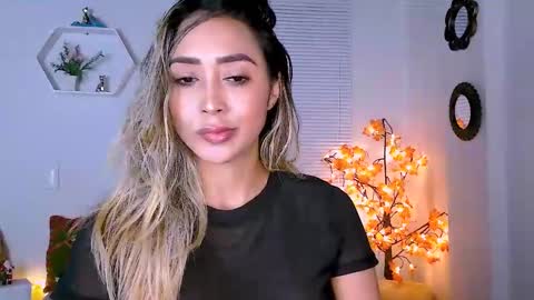 Nycole online show from 12-11-24, 01:37