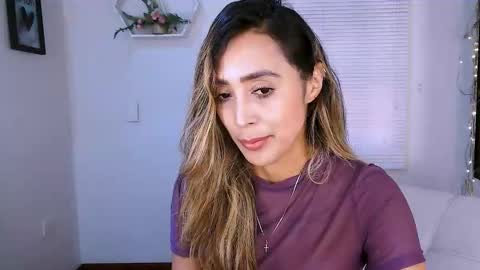 Nycole online show from 10-08-25, 03:20