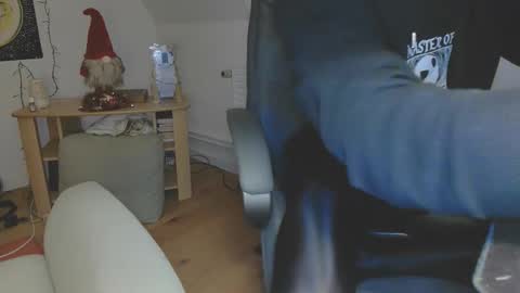 Nyl0nnickb0y online show from 01-11-26, 06:35