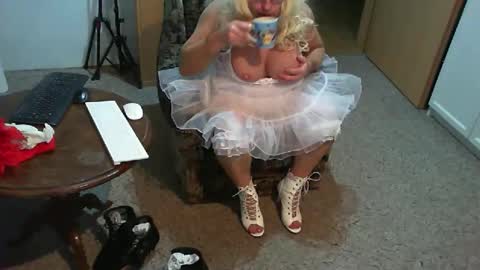 Snapshot of nyloniasau chatting on 02-19-26, 05:36 Strumpfhose online show from 02-19-26, 05:36