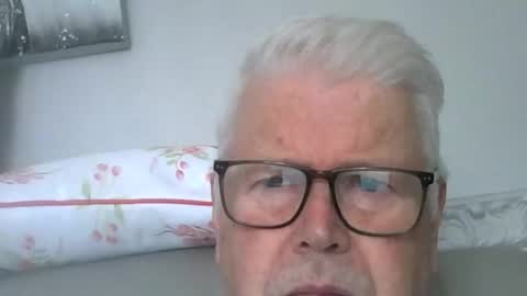 stockings  suspenders mad online show from 09-08-25, 02:16