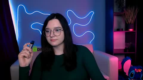 Snapshot of nymiraa chatting on 04-26-26, 01:42 Mira online show from 04-26-26, 01:42