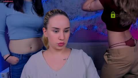 Snapshot of nymiraa chatting on 05-26-26, 07:43 Mira online show from 05-26-26, 07:43