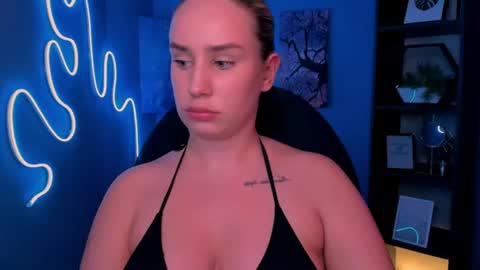 Snapshot of nymiraa chatting on 06-11-26, 12:32 Mira online show from 06-11-26, 12:32