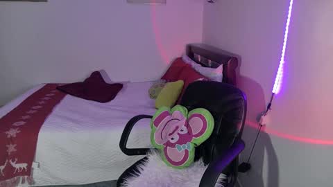 Snapshot of nymph_frida chatting on 12-12-24, 04:48 Frida online show from 12-12-24, 04:48