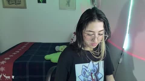 Snapshot of nymph_frida chatting on 12-26-24, 02:16 Frida online show from 12-26-24, 02:16