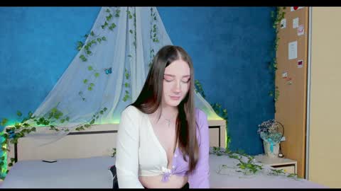 Snapshot of nymphalean chatting on 12-11-24, 07:36 Kat online show from 12-11-24, 07:36
