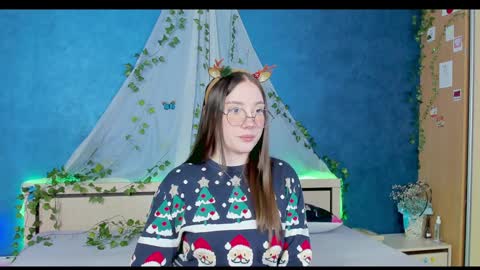 Snapshot of nymphalean chatting on 12-15-24, 07:10 Kat online show from 12-15-24, 07:10