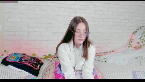 Snapshot of nymphalean chatting on 10-10-25, 05:56 Kat online show from 10-10-25, 05:56