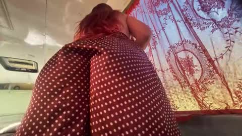 Snapshot of nympharabelle chatting on 10-14-25, 06:03 Creamy Grapefruit online show from 10-14-25, 06:03