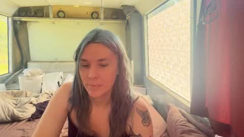 Snapshot of nympharabelle chatting on 10-19-25, 11:05 Creamy Grapefruit online show from 10-19-25, 11:05