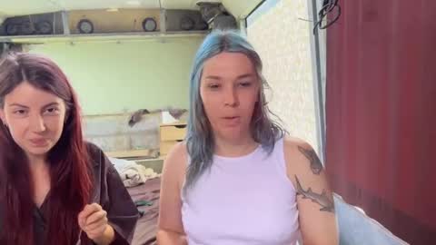 Snapshot of nympharabelle chatting on 10-31-25, 10:11 Creamy Grapefruit online show from 10-31-25, 10:11