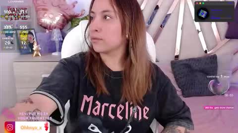 Alex   .    online show from 09-11-25, 01:49