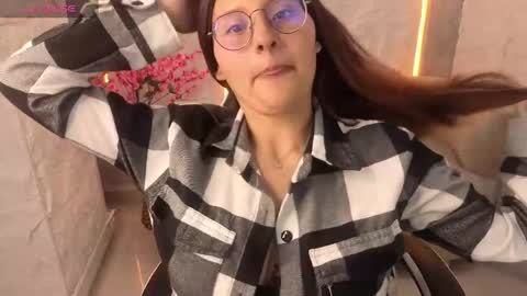 Snapshot of nyx_tamy_tx chatting on 10-11-25, 01:09 Online 800 to 1400 online show from 10-11-25, 01:09