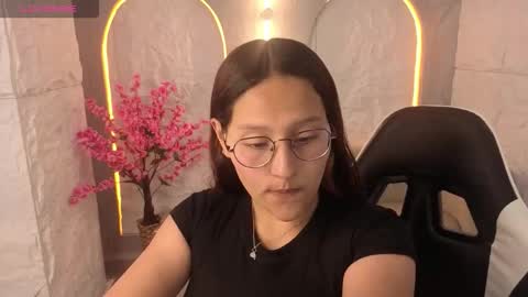 Snapshot of nyx_tamy_tx chatting on 10-12-25, 12:59 Online 800 to 1400 online show from 10-12-25, 12:59