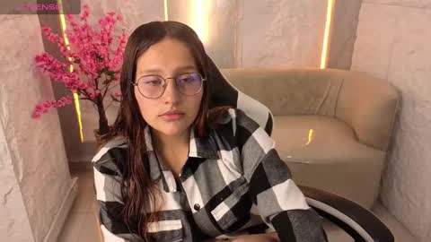 Snapshot of nyx_tamy_tx chatting on 10-15-25, 01:22 Online 800 to 1400 online show from 10-15-25, 01:22