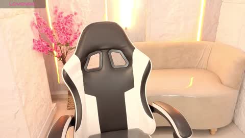 Snapshot of nyx_tamy_tx chatting on 11-06-25, 03:18 Online 800 to 1400 online show from 11-06-25, 03:18