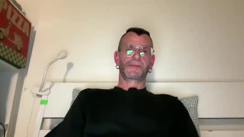 Jonathan Deep online show from 05-18-26, 07:41