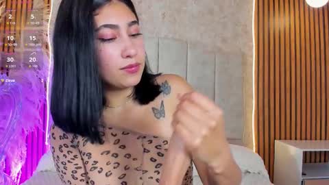 Snapshot of oasisensier chatting on 10-30-25, 03:13 MAILY  online show from 10-30-25, 03:13