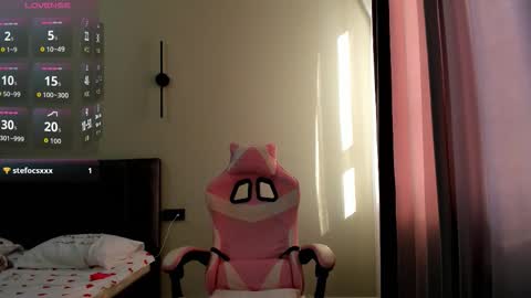 Leila online show from 10-14-25, 04:24