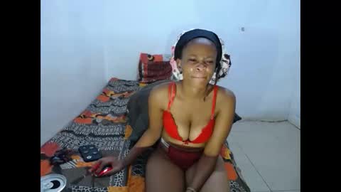 Snapshot of obsessedmimi chatting on 02-26-26, 11:37 obsessedmimi online show from 02-26-26, 11:37