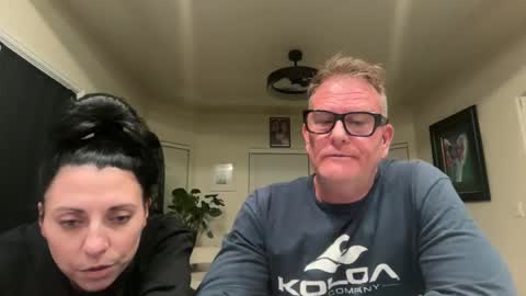 Snapshot of obsidianheartsx chatting on 10-15-25, 04:56 SimplyUs online show from 10-15-25, 04:56