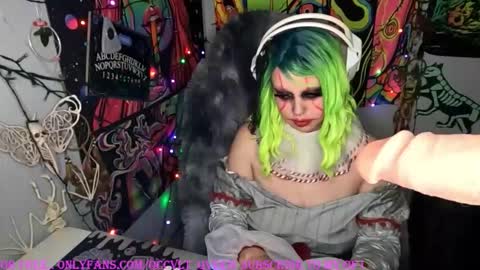 occvlt qveen online show from 10-24-25, 11:01