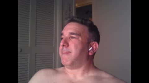 Snapshot of oceanmanx chatting on 12-28-24, 04:51 Ocean online show from 12-28-24, 04:51