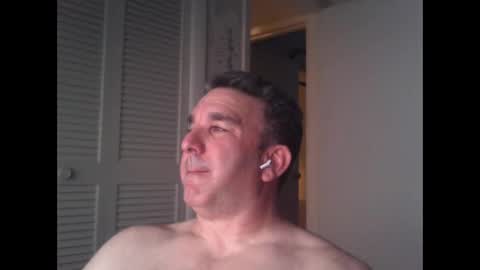 Snapshot of oceanmanx chatting on 02-05-25, 04:37 Ocean online show from 02-05-25, 04:37