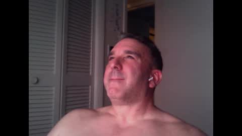 Snapshot of oceanmanx chatting on 09-19-25, 04:14 Ocean online show from 09-19-25, 04:14