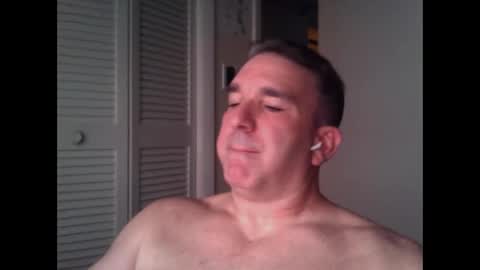 Snapshot of oceanmanx chatting on 09-20-25, 04:46 Ocean online show from 09-20-25, 04:46