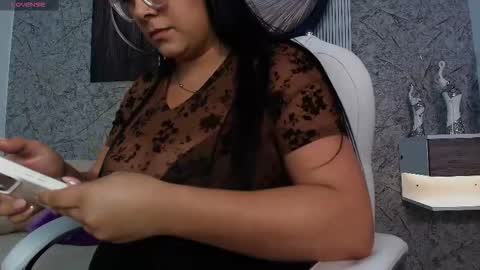 independent model online show from 01-10-26, 07:15