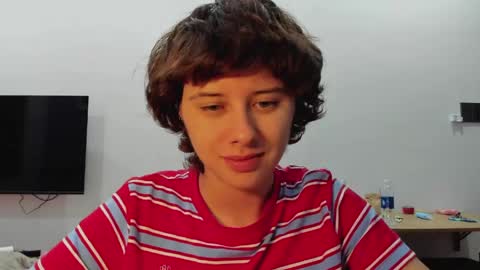 Evie online show from 05-24-26, 04:45