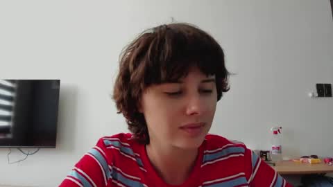 Evie online show from 06-01-26, 03:41