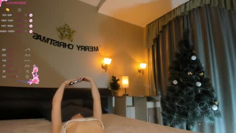 Lynna online show from 01-11-25, 01:06