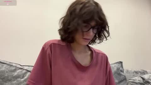 Snapshot of odettehatt chatting on 02-26-26, 04:33 Thea online show from 02-26-26, 04:33