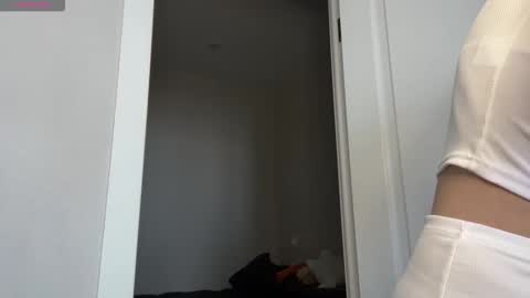 Snapshot of odettehatt chatting on 03-12-26, 04:29 Thea online show from 03-12-26, 04:29