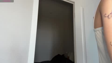 Snapshot of odettehatt chatting on 03-15-26, 04:29 Thea online show from 03-15-26, 04:29