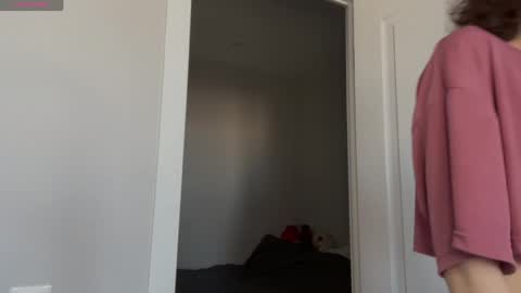 Snapshot of odettehatt chatting on 04-01-26, 04:46 Thea online show from 04-01-26, 04:46