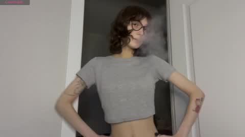 Snapshot of odettehatt chatting on 04-03-26, 04:32 Thea online show from 04-03-26, 04:32
