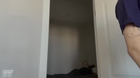 Snapshot of odettehatt chatting on 04-15-26, 04:41 Thea online show from 04-15-26, 04:41